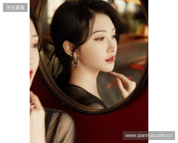 👀穿着热刺球衣！王钰栋与U22国足队友鲍盛鑫、蒯纪闻合影