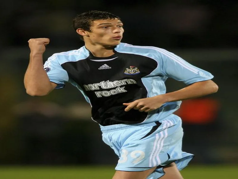 安迪-卡罗尔因违反禁止骚扰令，或面临牢狱之灾